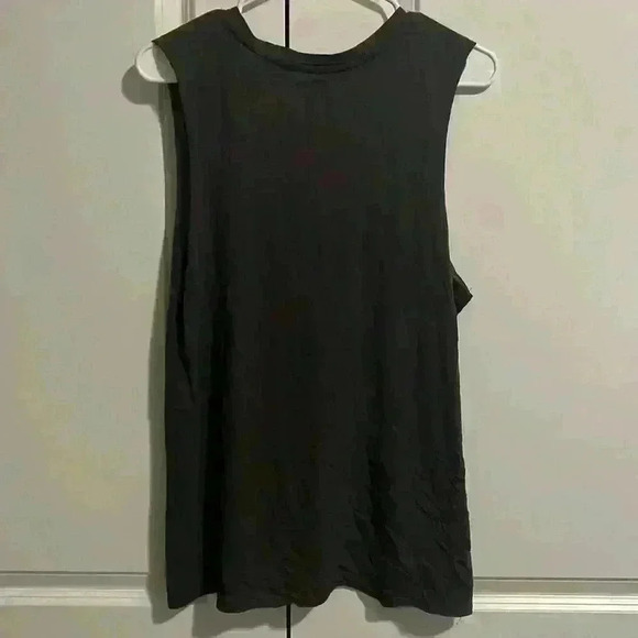 Netflix’s Stranger Things Tank size XL with Embroidered detail - Picture 3 of 6